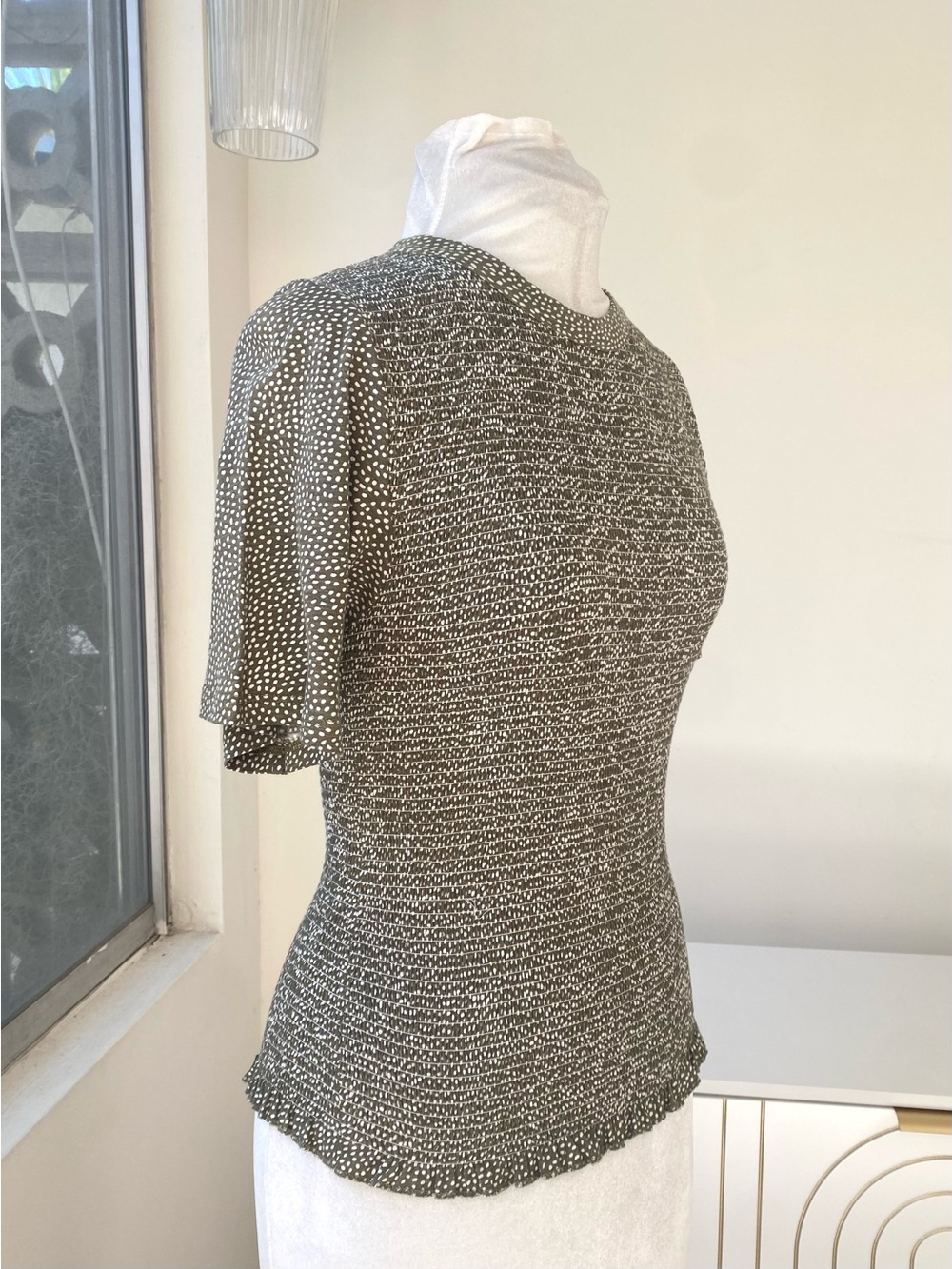 Nation LTD NWT Pima Cotton Olivia Smocked Tee in Olive Tossed Petals, S - Picture 6 of 11
